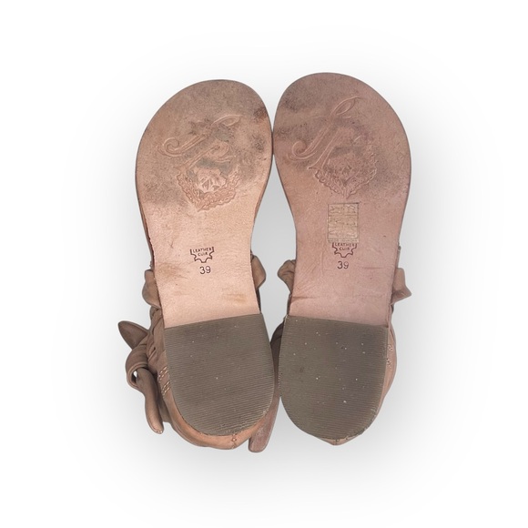Free People 𖦹 Delaney Wrap Boot Toe Ring Leather Sandal 𖦹 Khaki 𖦹 39 8M 8.5M 9M - Picture 14 of 16